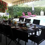 Alojamento de Acomodação e Pequeno-almoço Veronique
