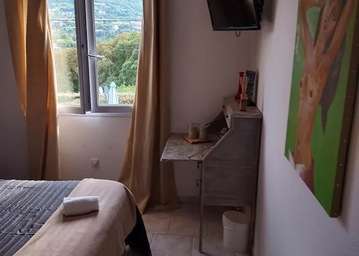 Veronique Bed & Breakfast 3*