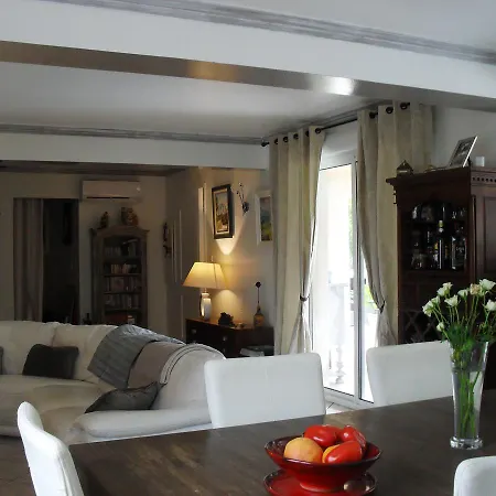 Veronique Bed & Breakfast 3*