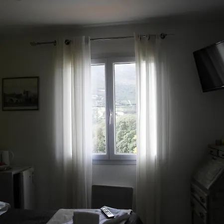 Veronique Bed & Breakfast 3*
